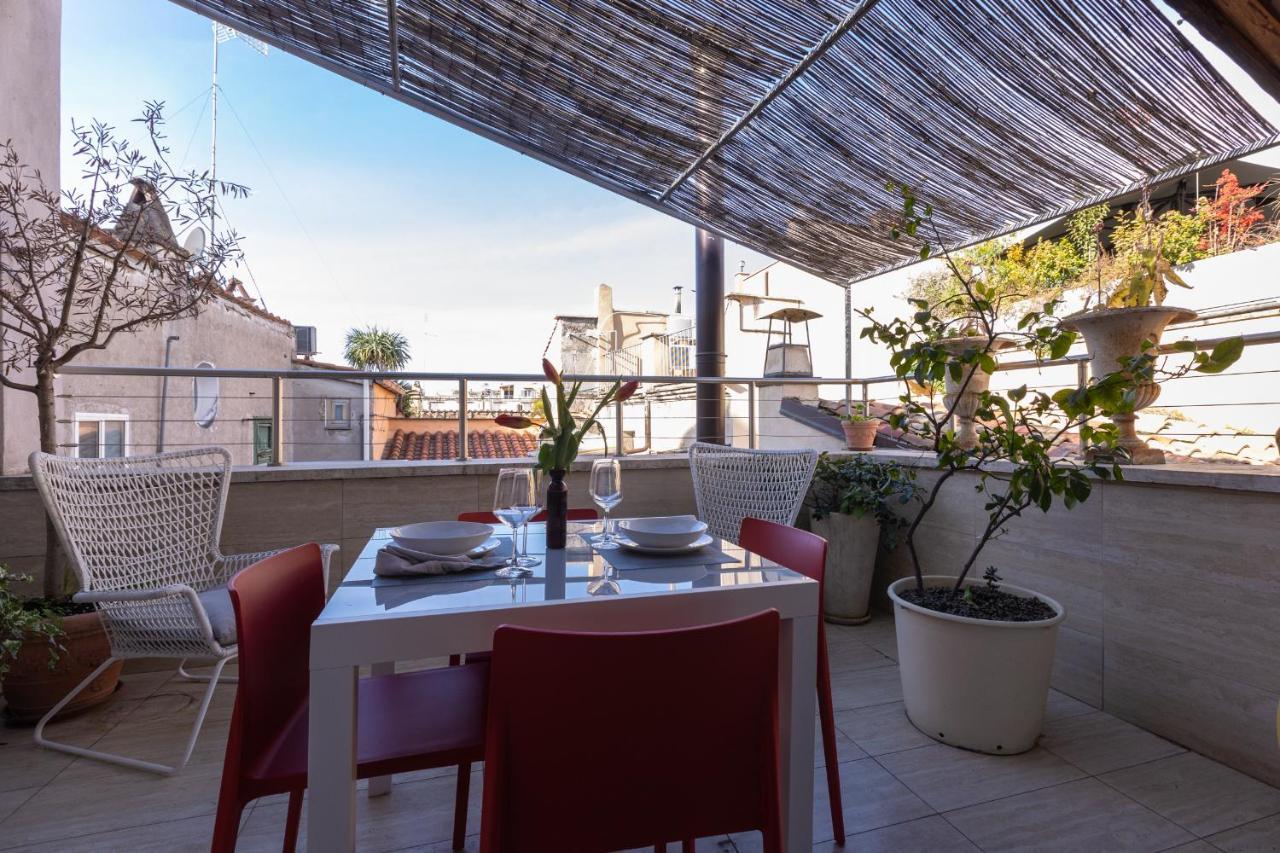 Pantheon White Penthouse Hébergement de vacances *